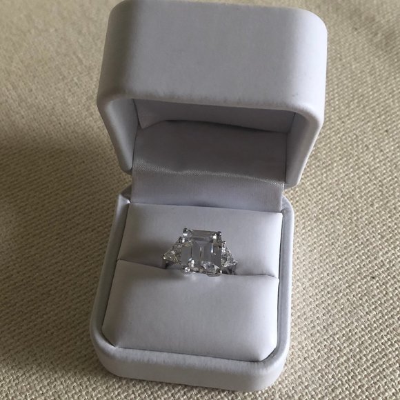 Sterling Silver 925 Cubic Zirconia Size 7 - Picture 3 of 8